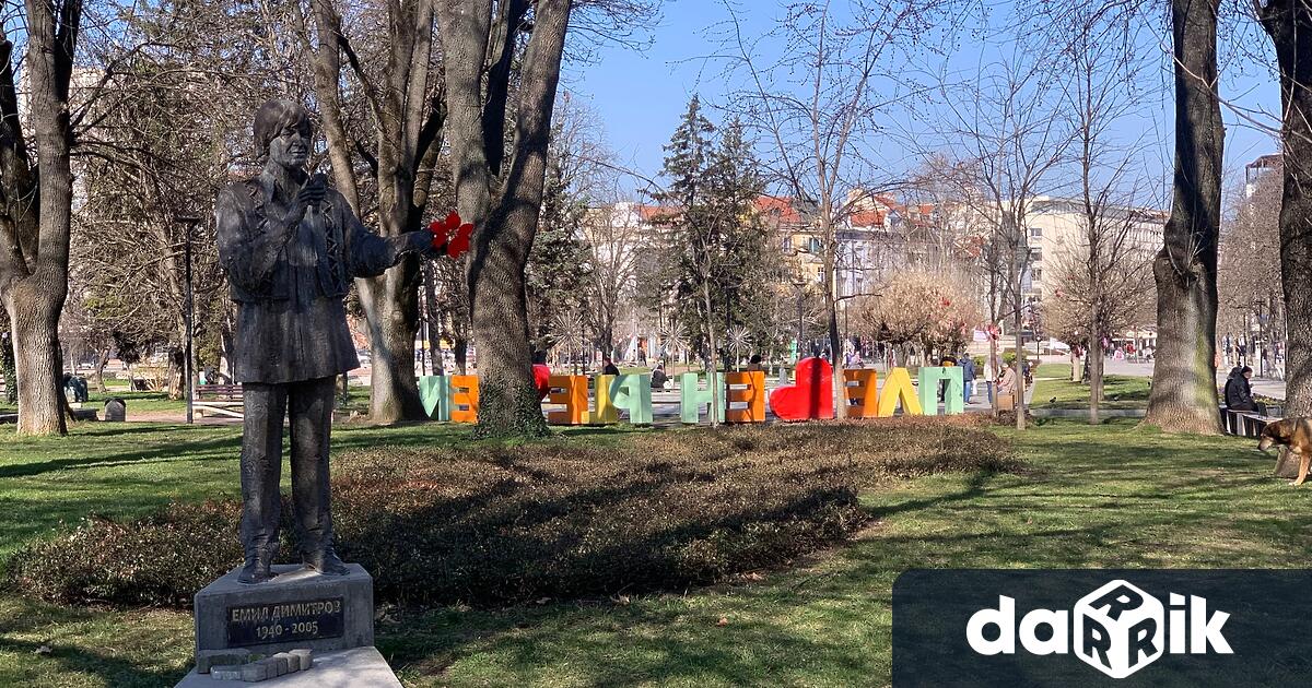 В петък на повечето места почти през целия ден времето