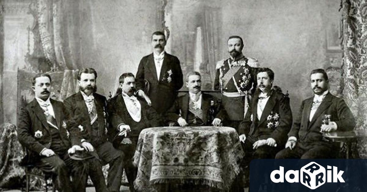 Законът за задължителното носене на местни дрехи и обуща е