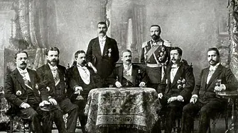 На 14-ти март е обнародван Закон за задължително носене на местни дрехи и обуща