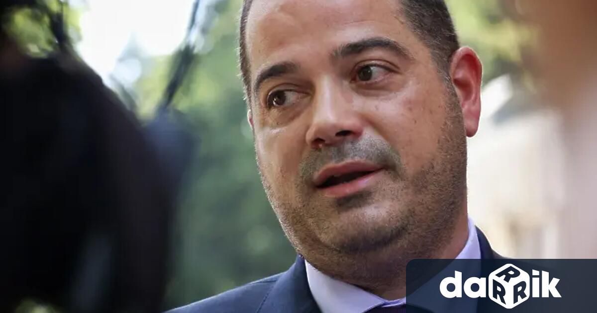 Депутатът от ПГ на ДПС Ново начало Калин Стоянов ще сигнализира Софийската