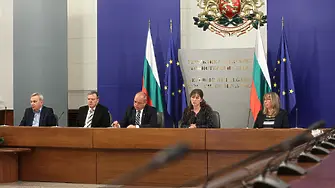 Подадени са 44 000 заявления за гласуване в чужбина, с близо 10 000 повече от предходния вот