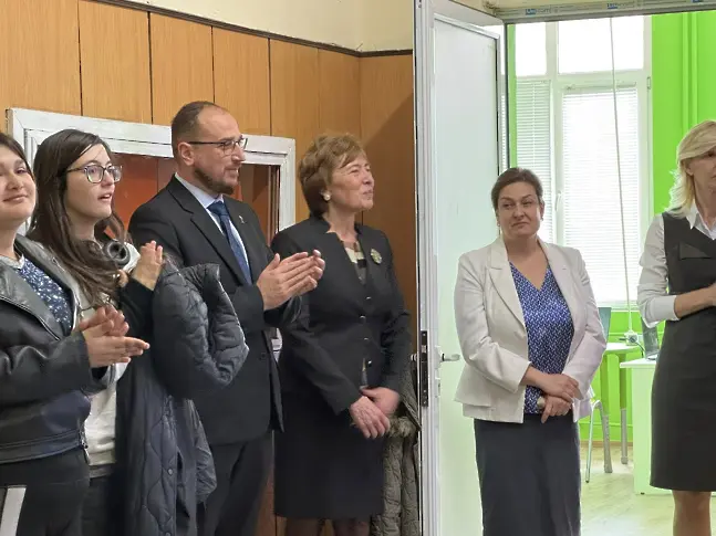 Откриха два STEM кабинета в СУ „Анастасия Димитрова“ – Плевен