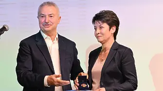 Кметът на Монтана даде почетно отличие на д-р Антоанета Блажева – началник на Отделението по неонатология към МБАЛ „Д-р Стамен Илиев“