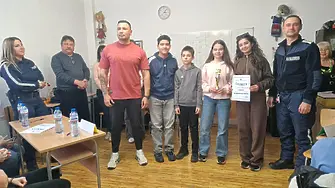 Отборът на Четвърто училище „Иван Вазов“ в Монтана стана победител в общинския кръг на Националната викторина по безопасност на движението 