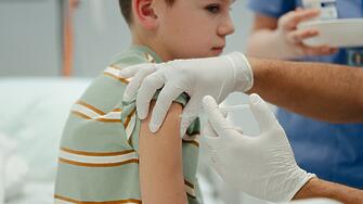 Извънредно имунизират деца с пропуснати ваксини