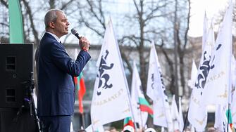 „Възраждане“ откри предизборната си кампания пред Народния театър „Иван Вазов“