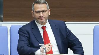 Предстоят уволнения в БАБХ след скандала с негодна храна в Хасково, заяви служебният министър на земеделието 