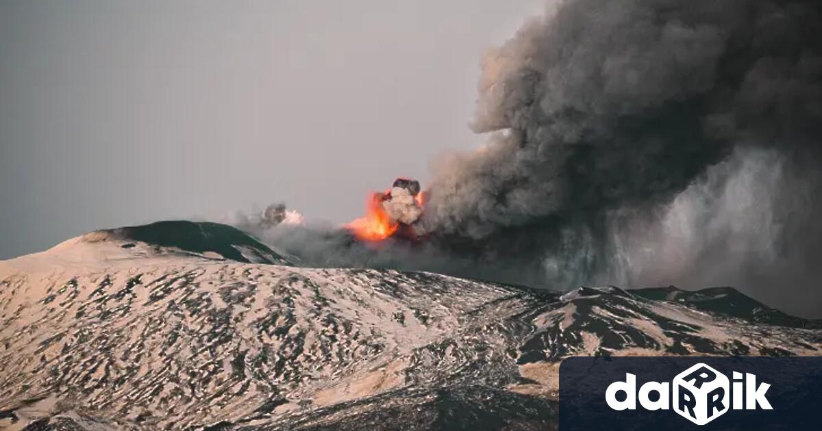 Самолет на колумбийските военновъздушни сили превозващ 125 души се разби