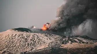 Със 125 души на борда: Военен самолет се разби малко след излитане