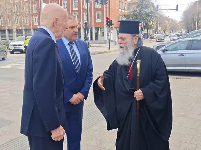 Кметът д-р Валентин Христов посрещна в Плевен Негово Величество Цар Симеон II 