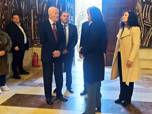 Кметът д-р Валентин Христов посрещна в Плевен Негово Величество Цар Симеон II 