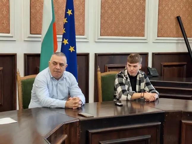 Общинска награда получи националният рекордьор Христо Илиев