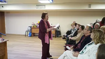 Плевенската поетеса Витка Витанова, която представи своята най-нова книга – „По пътя към мечтите: мемоари“