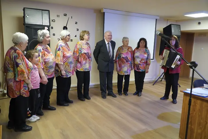 Плевенската поетеса Витка Витанова, която представи своята най-нова книга – „По пътя към мечтите: мемоари“