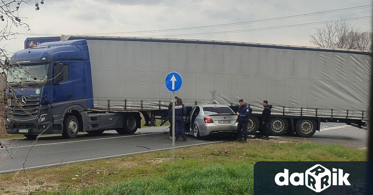 21 годишен пътник от лекия автомобил БМВ е загинал след тежката