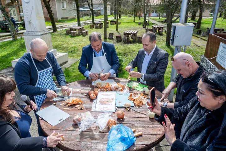 Над 40 кулинарни майстори се включиха в Празника на лучника в Горно Пещене