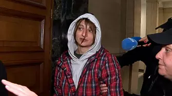 Прокуратурата ще иска настаняване в психиатрия на жената, намушкала четирима германци