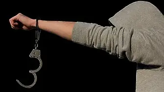 Двама души в Монтанско са задържани за купуване на гласове