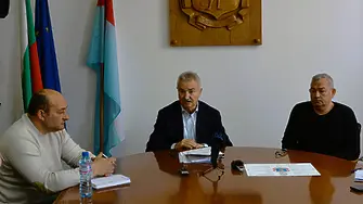 В Монтана разчистват улици и паркинги от счупени автомобили