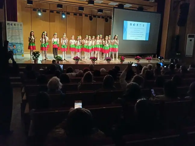 Плевен е домакин на регионален форум „Иновативните идеи, с които преобразяваме класната стая днес – проекция на утрешния ден“/СНИМКИ/