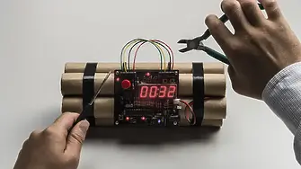 Мъж се опита да взриви самоделна бомба пред клон на американска банка в Париж