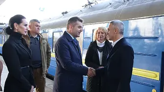 Българска делегация, водена от служебния премиер Андрей Гюров, е в Украйна