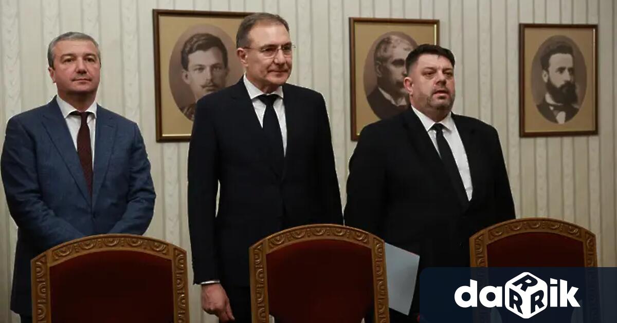 Вътрешни размествания в политическите сили оставят извън изборната надпревара депутати