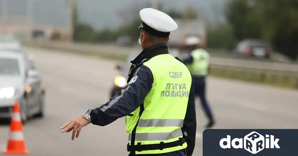Блъснаха полицай докато извършвал проверка на пътя край Белица Инцидентът