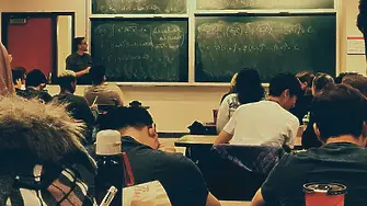 Уволняват учителка за предизборна агитация в училище в Ловешко