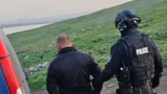 Полицейска акция срещу купения вот: Арести и иззети хиляди евро в страната (СНИМКИ)