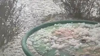 Градушка с размерите на орех падна в Крумовград (ВИДЕО)