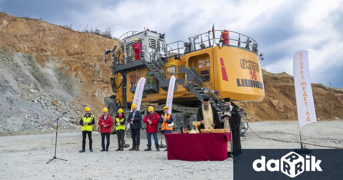 Пети поред електрически минен багер Liebherr R9350Е 771 с работна маса