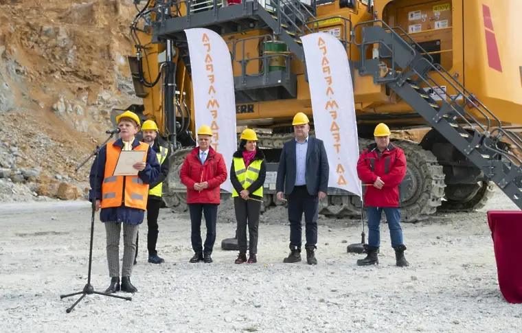 Пети електрически багер „Либхер“ заработи в рудник „Асарел"