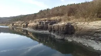 Язовир у нас ще прелее всеки момент
