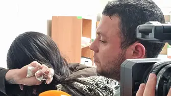 Родителите на провисналото от 8-ия етаж дете в Ямбол нарушиха мъчанието си