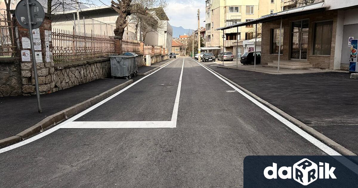Продължава изпълнението на основни ремонти в различни части на Враца