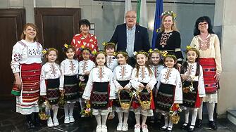 Лазарки от ДГ „Зорница“ посетиха община Видин