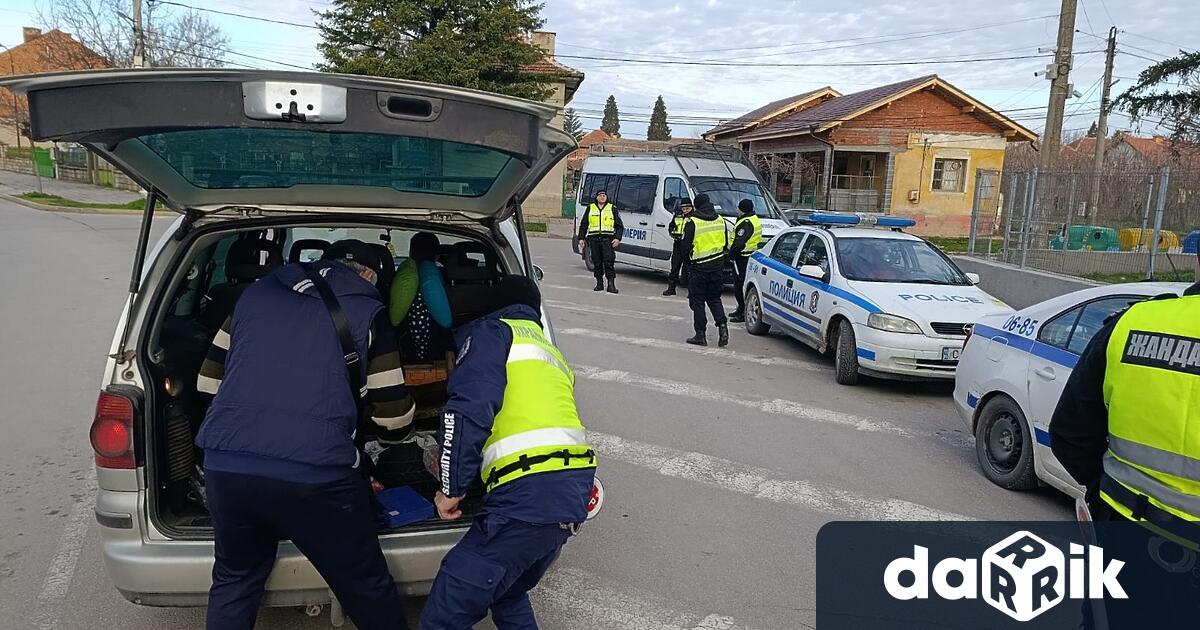 Тази сутрин на територията на община Бяла Слатина започна дпециализирана