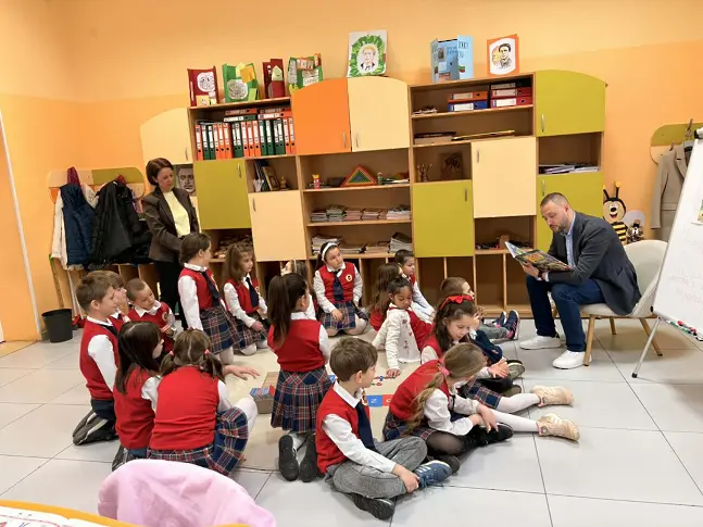 "Походът на книгите“ във Враца – приказки, усмивки и вдъхновение