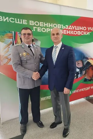 Курсант от ВВВУ „Георги Бенковски“ откри Панорамата на висшето образование в гр. Видин с изпълнение на гайда