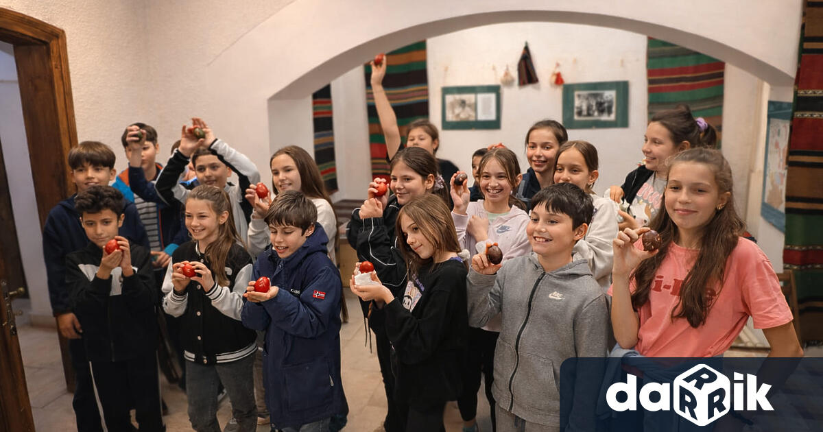В дните преди Великденученици от четвъртите и първите класове на
