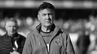 Почина Боби Михайлов