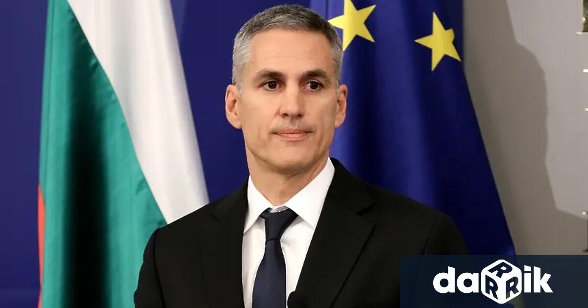 Когато в България заговорим за избори всички си представят тефтери