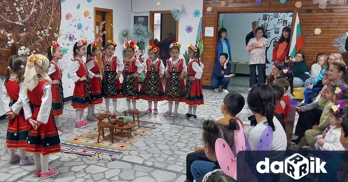 Детска градина Дъга в град Котел организира празник за своите