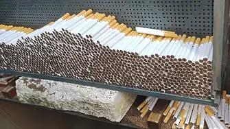  Задържаха двама души за незаконната фабрика за цигари в Дупница