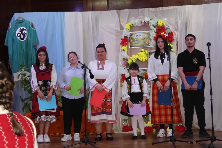 „Пролетта разлиства легенди“ съживи магията на българския фолклор в Котел