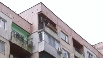 Проверяват дали детето, спасено от тераса в Ямбол, не е умишлено наказано навън