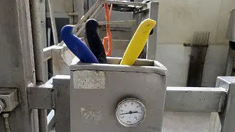 БАБХ затвори кланица след ръжда, мухъл и пукнатини в обекта