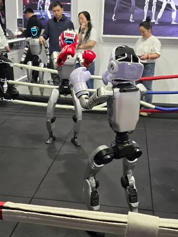 Инвазия на роботи променя бъдещето: Разказва Светлин Желев