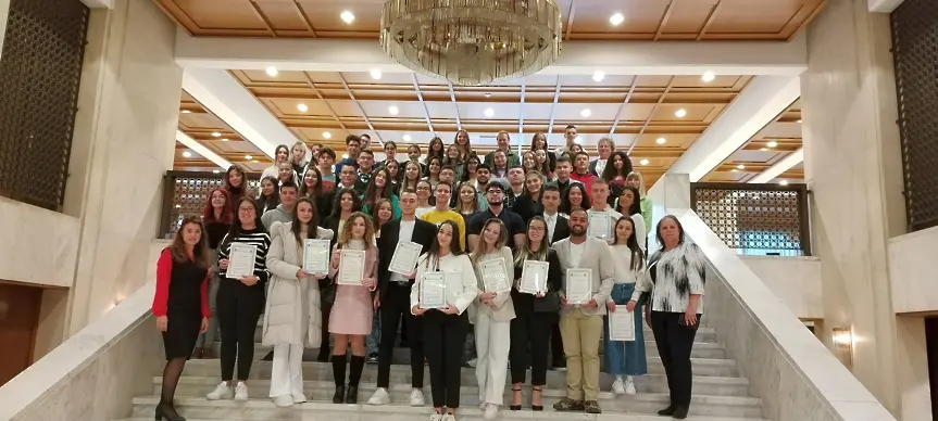 Община Мездра обявява процедура за избор на членове на Съвета на децата